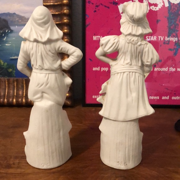 Porcelain Ceramic Figurines Girl in Pink, Boy in Blue - Picture 3 of 9